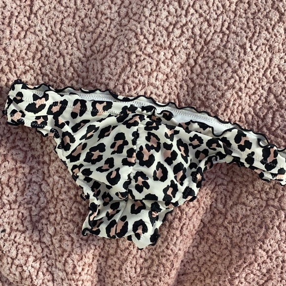 Leopard Ruched Ruffle Bikini Bottoms - Picture 2 of 5